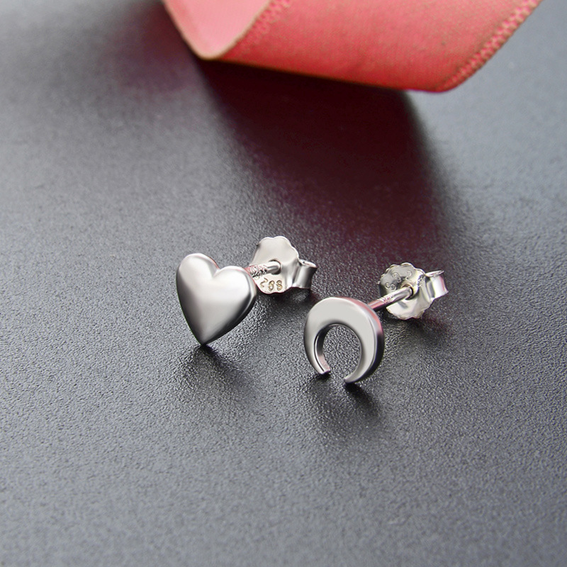 Estilo japonés y coreano dulce fresco pendientes s925 plata asimétrica estrella Luna pendientes estrella Luna joyería entrega de una sola pieza