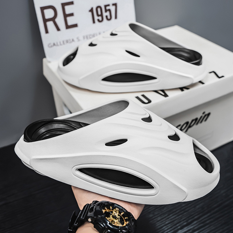 Zapatillas de mierda de marca de marea para hombres verano 2025 nuevo exterior antideslizante interior EVA zapatillas de playa frías