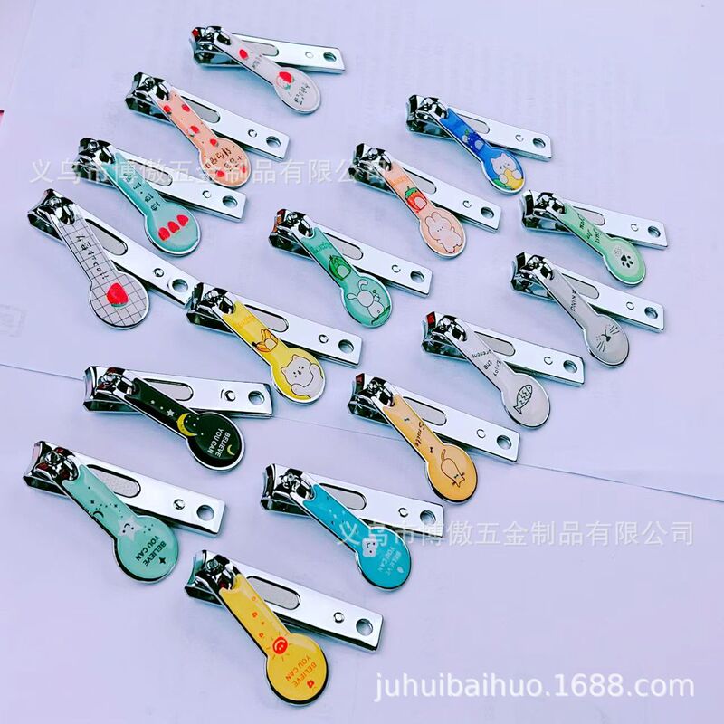 Explosive Medium Flat Mouth Fresh and Loving Nail Clipper Girl's Heart Nail Clipper Hanging Ornaments Carry-on Fine Nail Clipper