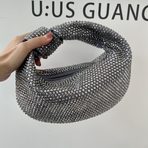 2024 Spring New Tied Diamond Bag Cross-border Foreign Trade Fashion Texture Handbag Cloud Pattern Bag for Women One Piece Dropshipping