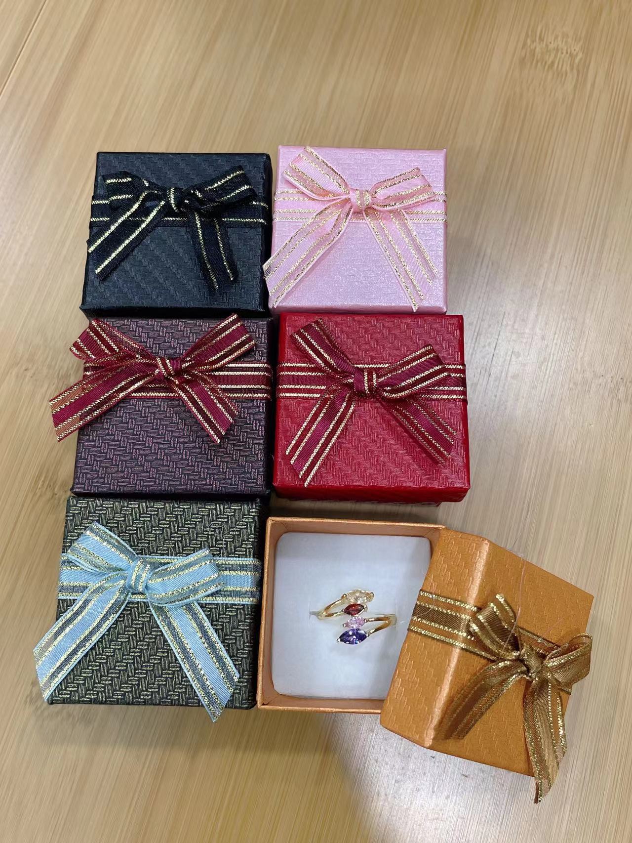 Caja de papel para joyería