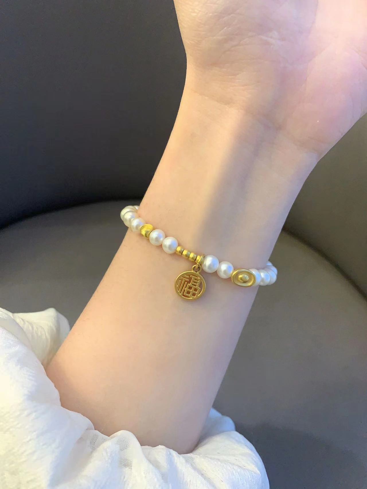 순금 중공 행운의 카드 + 주괴 + 고양이 눈 구슬 1개 + 금구슬 팔찌 4개