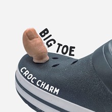 羳Ʒ Big Toe Croc Charm ֶЬĴָֺװƷ