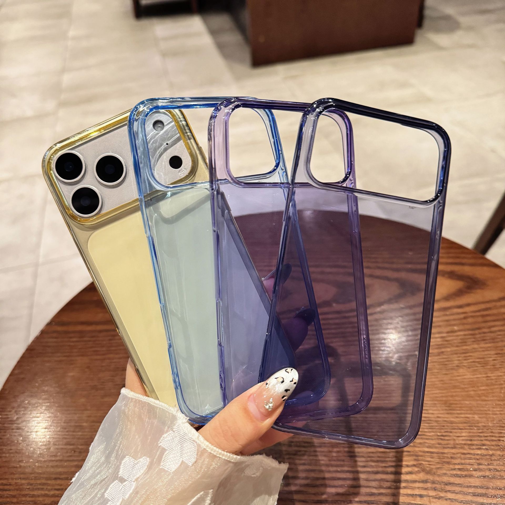 Aplicable para iphone17pro gran agujero tpu grueso caso suave 16pro manzana 16promax caso transparente