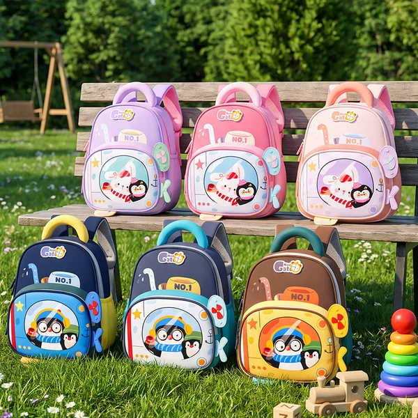 Cross-border new kindergarten backpack, cute cartoon penguin design, suitable for both boys and girls, elementary school students' backpack, designed to reduce weight