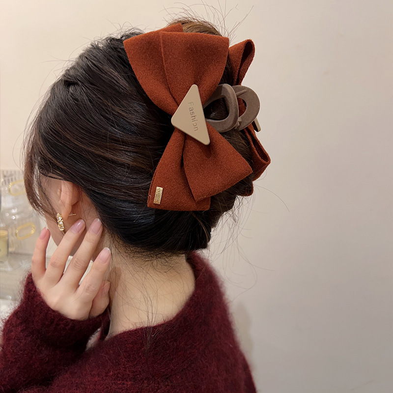 Large Bow Grab Clip ~ Advanced Sense Hairpin Women's Head Hair Shark Clip Elegant Plush Hairpin Hair Accessories