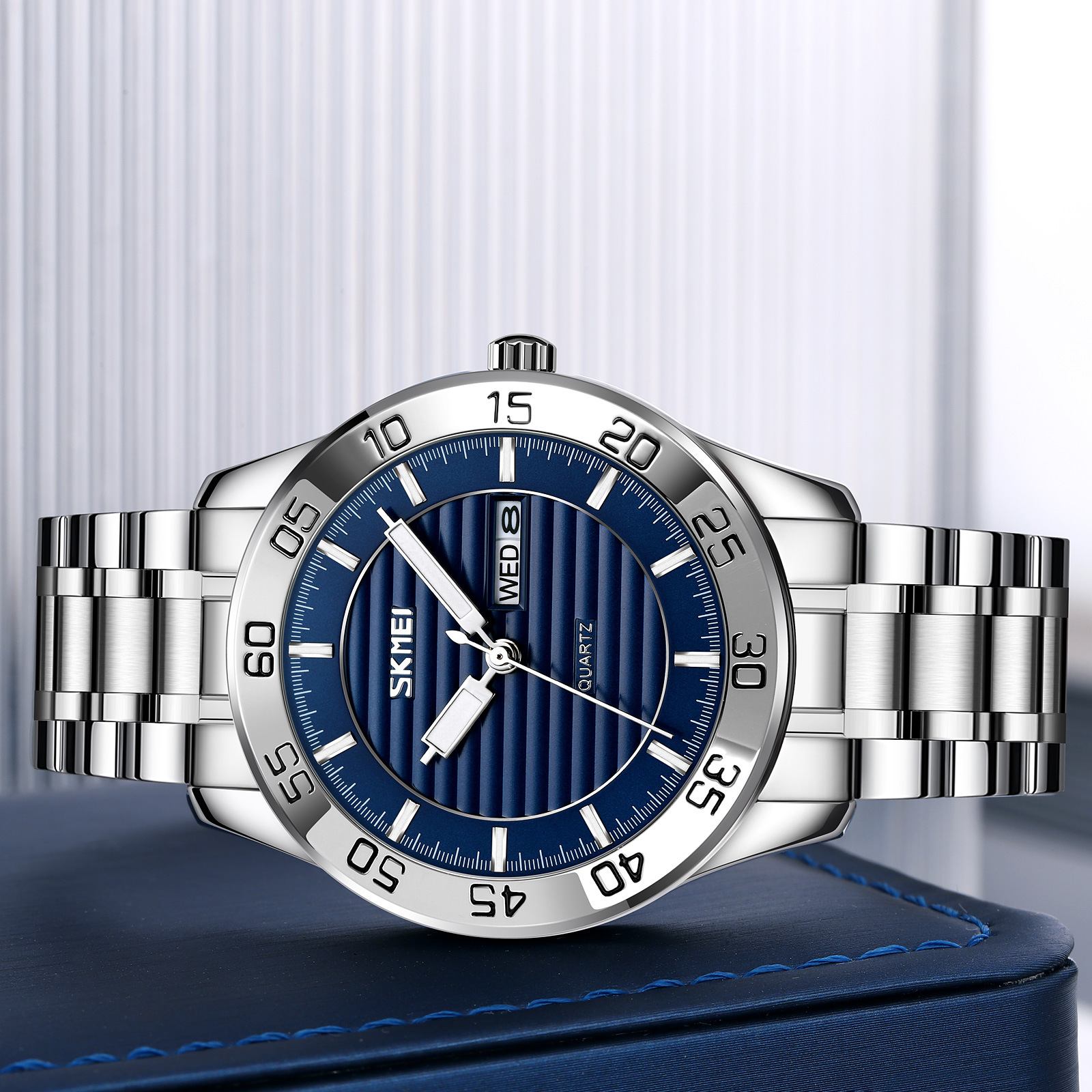Momento de acero sólido reloj de hombre calendario de ventas calientes transfronterizas reloj de negocios reloj de cuarzo impermeable comercio exterior al por mayor