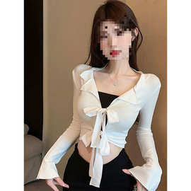 K4H实拍实价 辣妹系带喇叭袖设计感小众短款上衣τ+吊带两件套