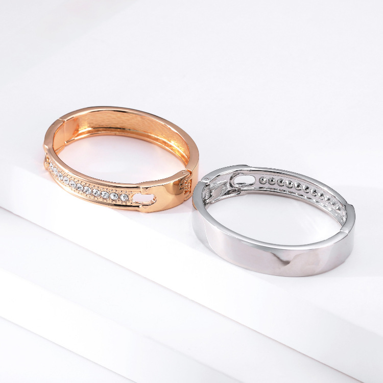 Fashion glossy hollow diamond spring alloy open bracelet wholesale