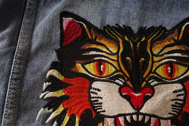 Marchio di abbigliamento maschile alla moda, giacca in denim con testa di gatto ricamata in modo squisito, camicia da uomo alla moda, stile Hong Kong, studente, coppia, strappata_voghion.com