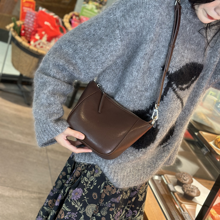 Genuine Leather Women's Small Bag 2025 New Arrival Coin Purse Versatile Fashion High-Quality Texture Commuter Shoulder Crossbody Bag - Thumbnail 7