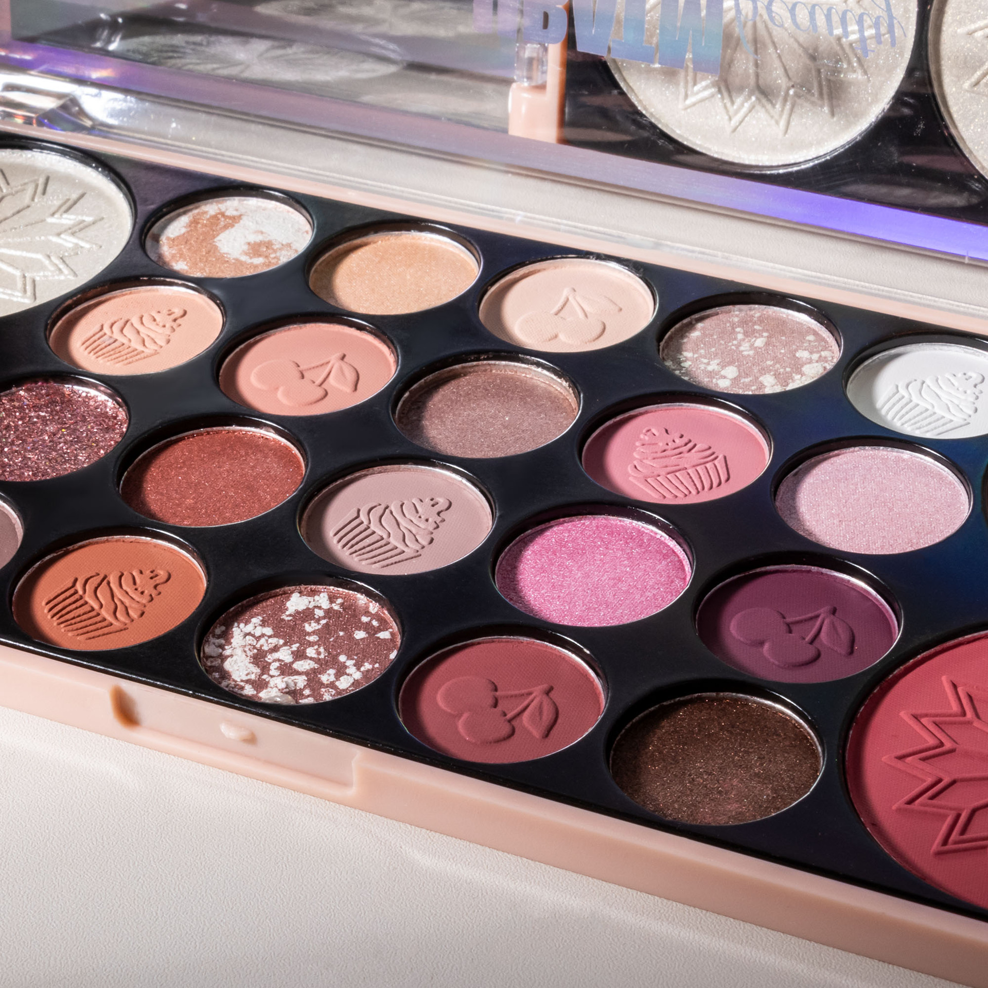 Cross-border bestseller: 24-color multi-functional all-in-one makeup palette, matte, pearlescent, eyeshadow, lipstick, blush, contour and highlight all in one undefined