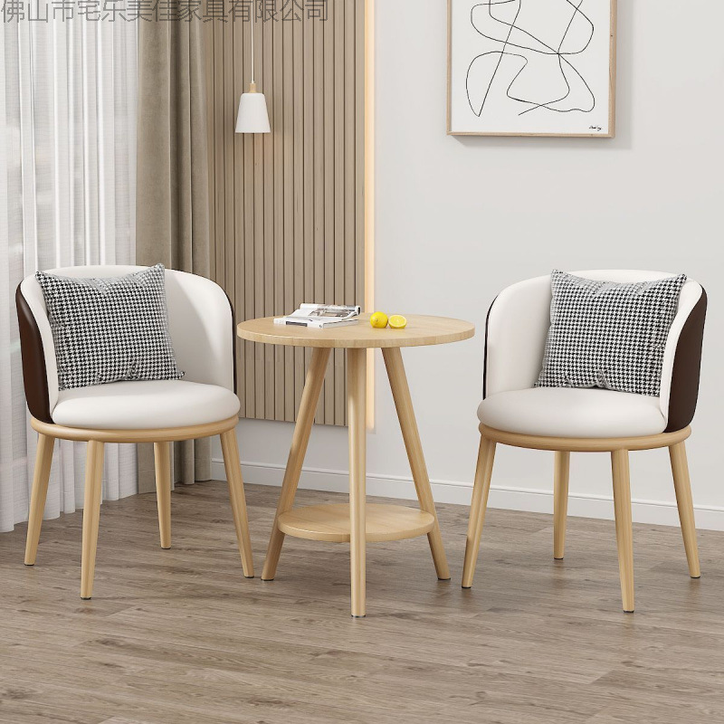 Mesa y silla de ocio balcón sala de estar de lujo ligera mesa y silla combinación de hotel de alojamiento residencial negociación en línea mesa y silla set de tres piezas