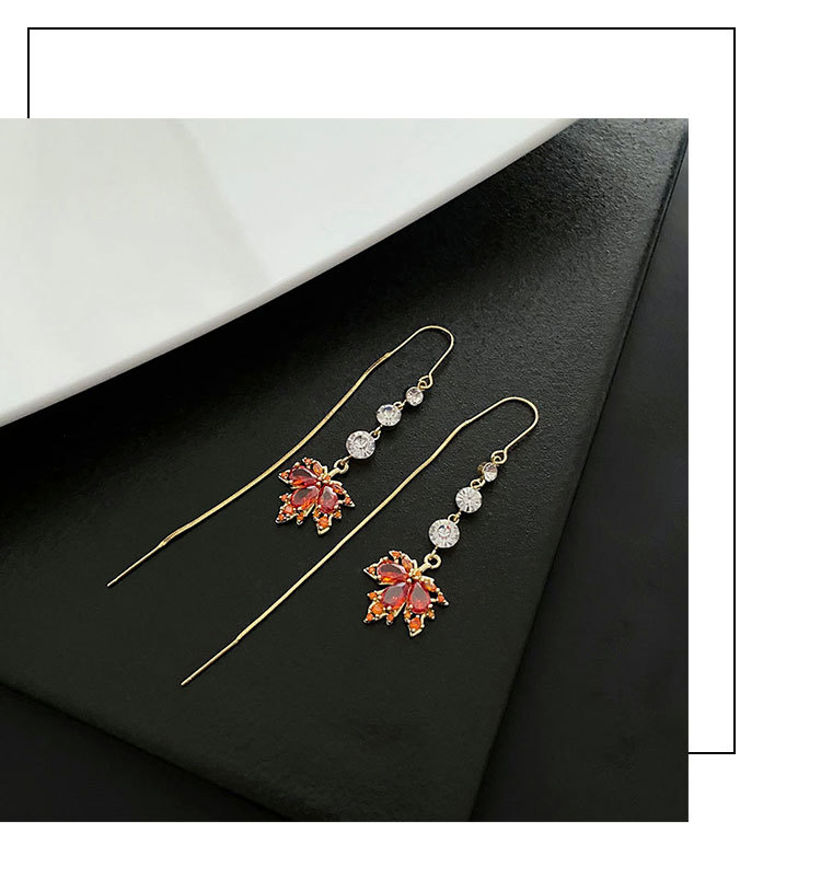 Fashion Maple Leaf Copper Plating Zircon Drop Earrings 1 Pair display picture 6