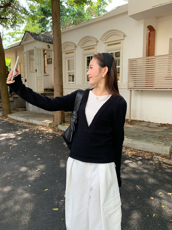 万为 老钱风毛织上衣女2025秋季新款撞色拼接V领假两件针织衫6083|undefined