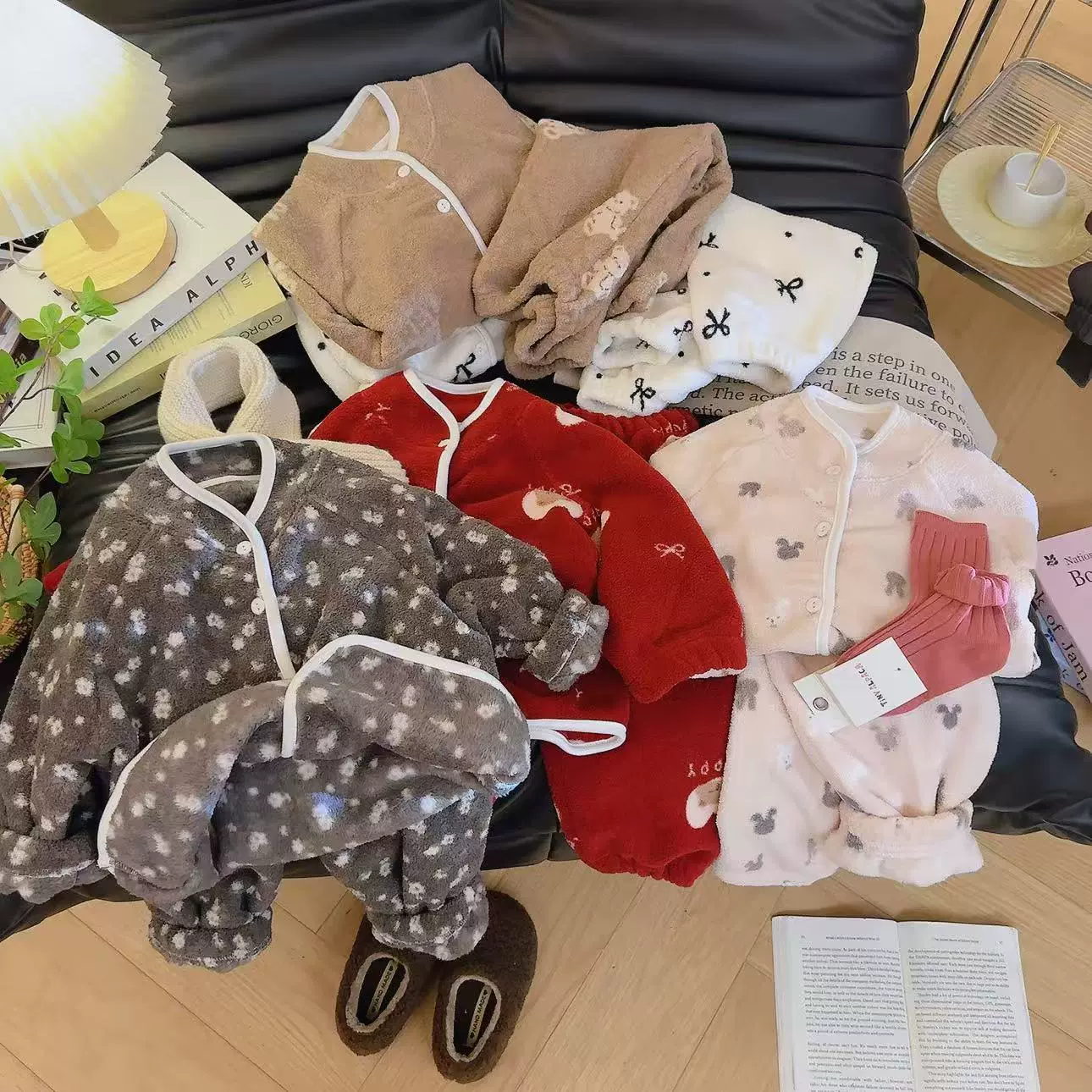 女童睡衣套装2025新款雪粒绒男童女宝冬季开衫加绒加厚保暖家居服