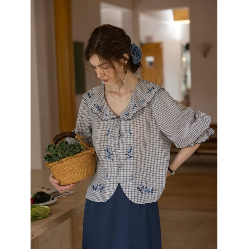 "Blue Embroidery Shadow" Craftsmanship Washed Tencel Cotton-Linen Original Design Floral Embroidery Ruffled Collar Tie-Up Shirt Top