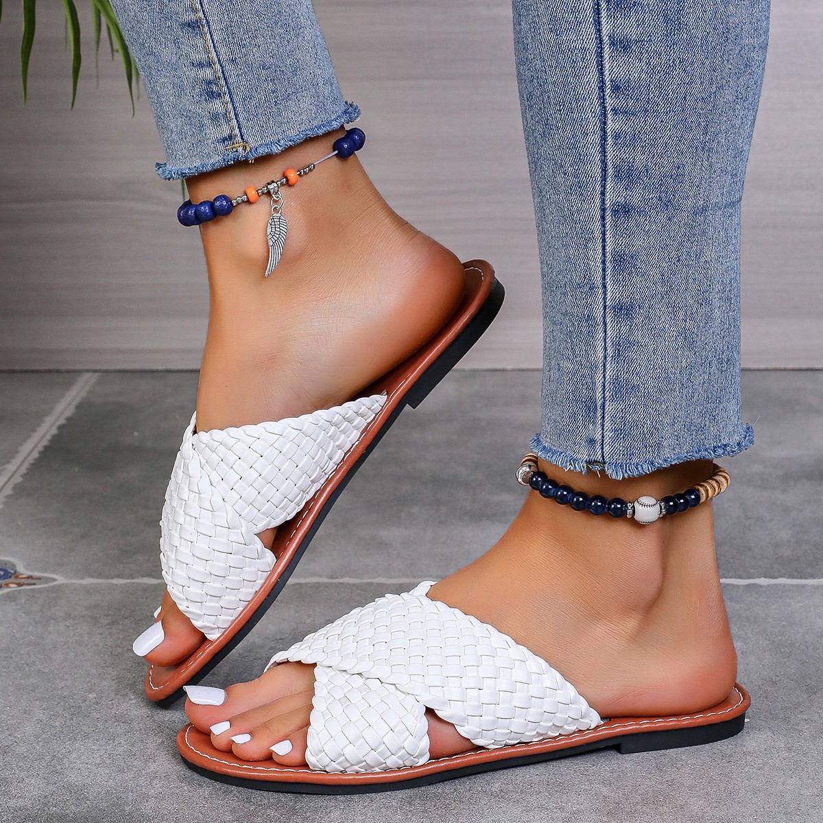Foreign Trade Large Size Flat-soled Round-toe Woven For Women, 2024 Summer New European And American Style One-strap_vogvips.com