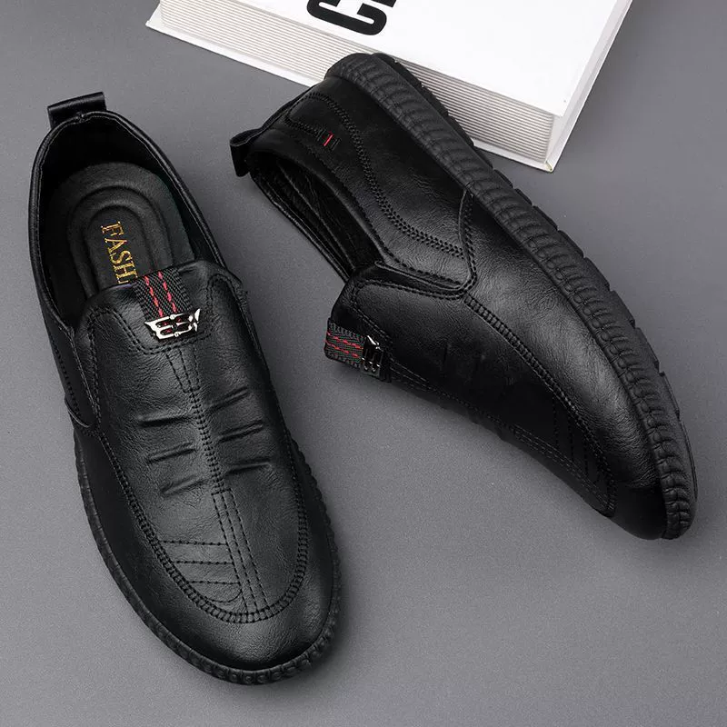 Breathable universal footwear, low shoes for leisure, trend of season