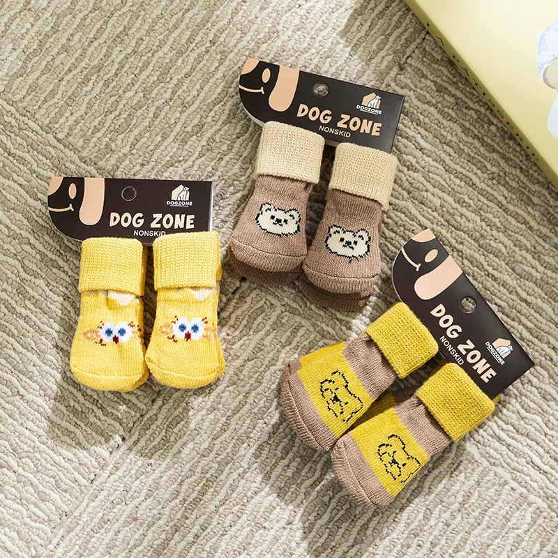 Складные носки с героями мультфильмов для кошек и собак, домашние нескользящие, грязеотталкивающие, защитные чехлы для суставов, защита от царапин, бесшумные носки для домашних животных.