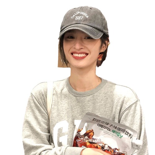 Korean-style vintage washed baseball cap for women—perfect for spring and summer, versatile for couples, and great for making faces appear smaller; trendy men's Instagram-inspired sun visor.