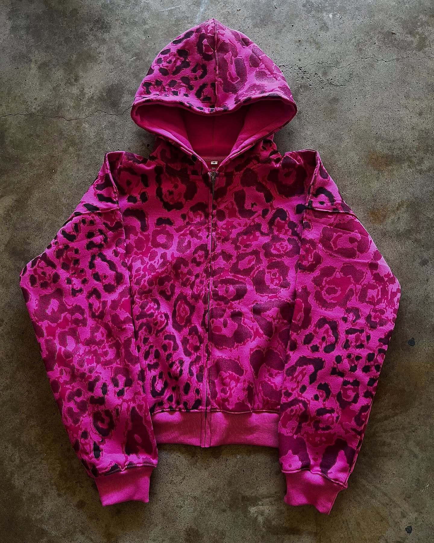 Y2K Animal Print Zip-Up Hoodie – Unisex Streetwear Jacket With 3D Embossed Design | Retro Futurism & Hip-Hop Fashion_viptrois.com