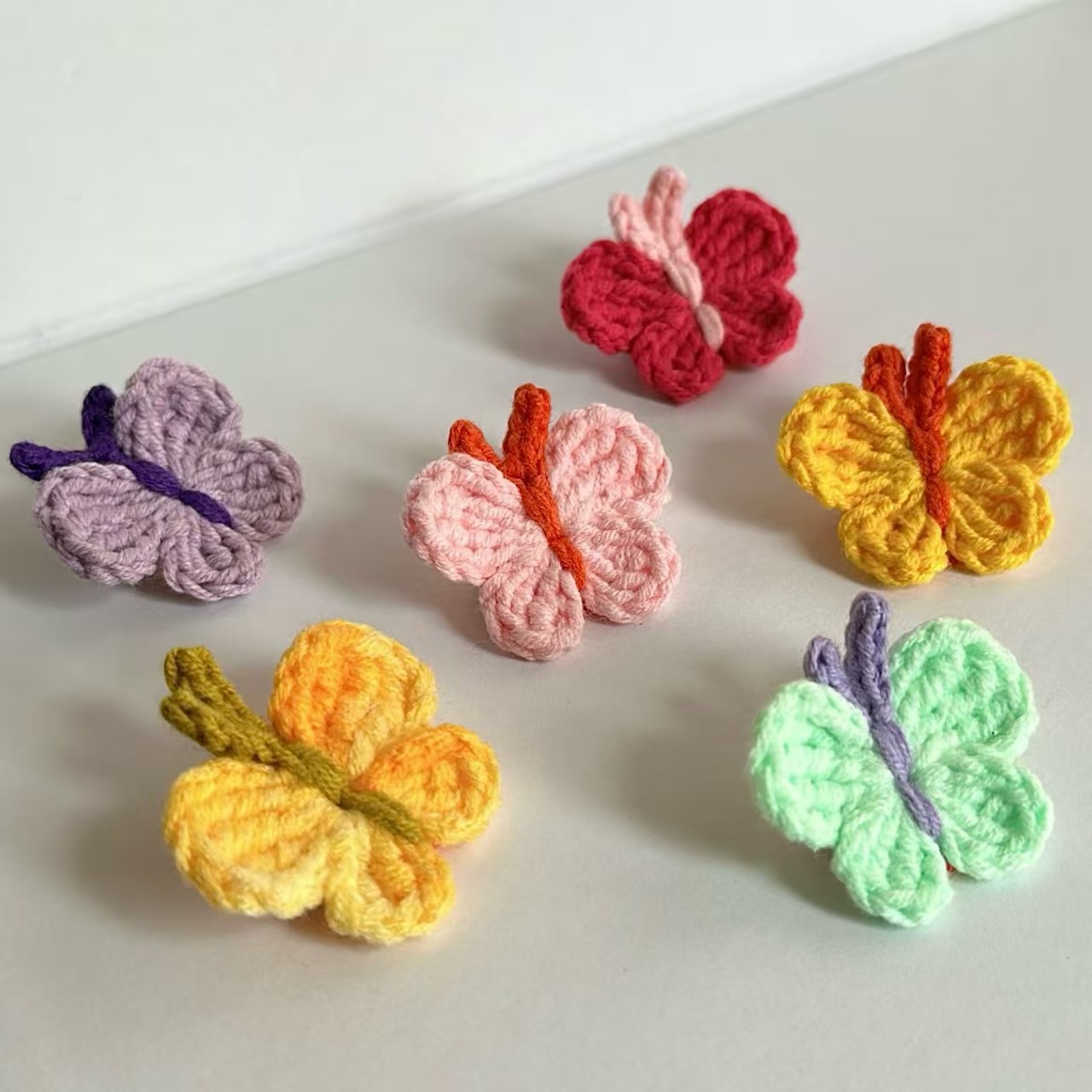 现货彩色毛线小蝴蝶 手工发饰DIY装饰花 服装辅料 鞋帽袜子围巾配