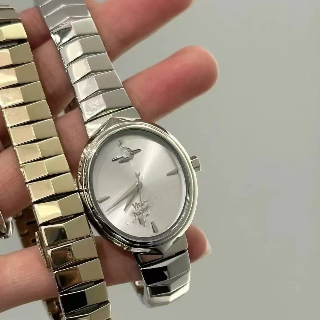 新しいクイーンマザー 2025 蛇年蛇骨チェーンウォッチ限定版土星砕氷青火ドラゴンフルーツ白月光時計