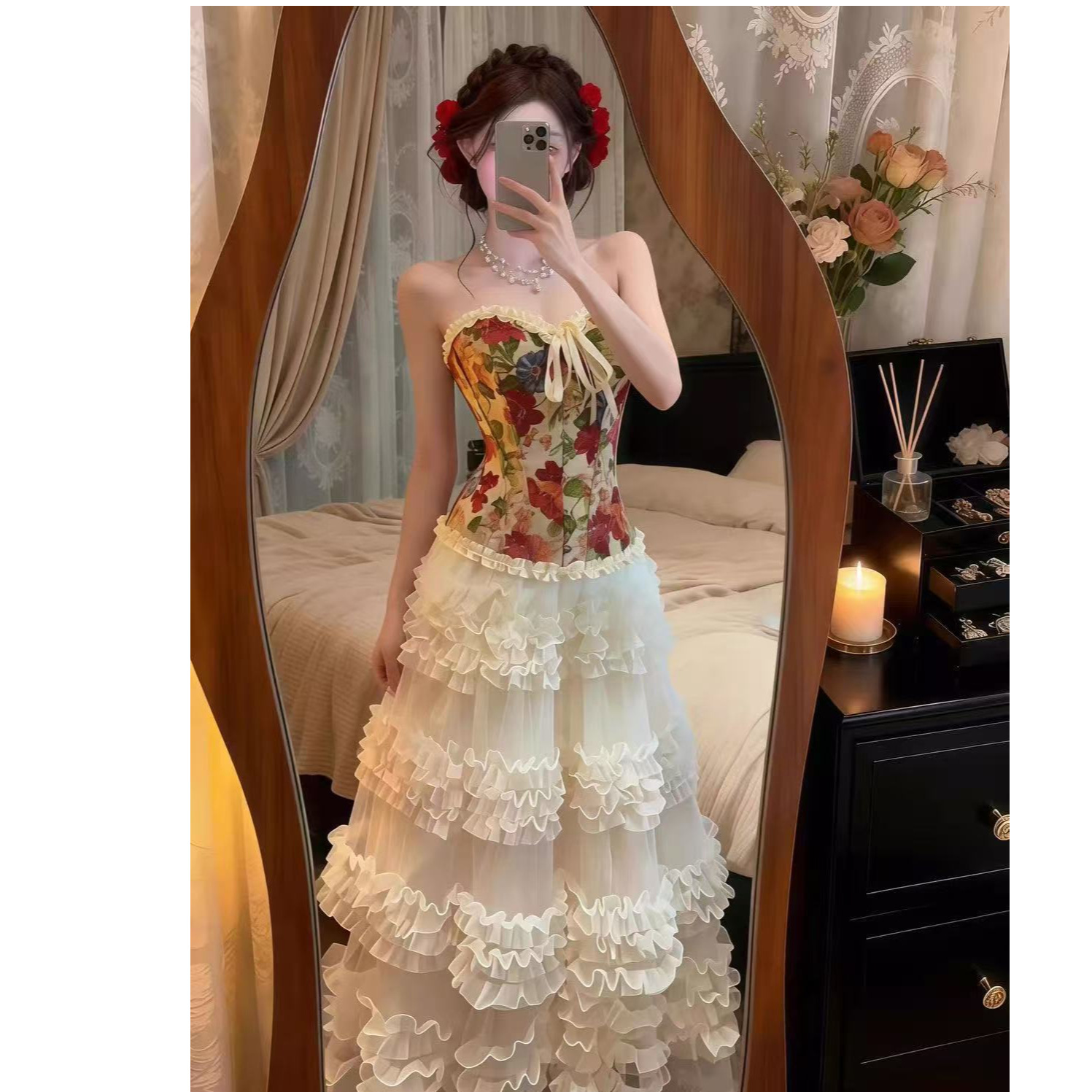 Beautiful and Stunning Little Outfit Set in Korean Style with a Gentle Vibe, Very Attractive and Atmospheric, Featuring a Floral Top and a Skirt, Two-Piece Set