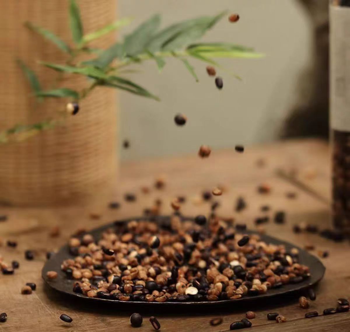 Wuzhi Maotao Summer Damp Tea 100g Ficus Hirta Coix Seed Adzuki Bean Herbal Blend for Daily Brewing in use