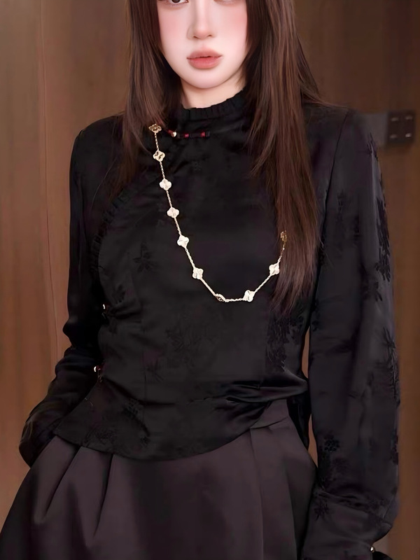 A Must-Have for the New Year: Chinese-Style Fashionable Women's Clothing with a Hidden Pattern, Diagonal Collar, Fine Pleated Lace, and Rayon Shirt in an Exquisite Design A Must-Have for the New Year: Chinese-Style Fashionable Women's Clothing with a Hidden Pattern, Diagonal Collar, Fine Pleated Lace, and Rayon Shirt in an Exquisite Design