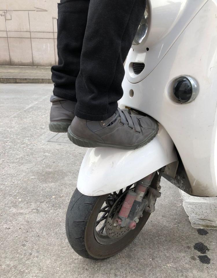 Suitable for front wheel fenders of small scooters, front and rear mudguards of electric motorcycles, and front wheel fenders of Xunying and Little Turtle King scooters