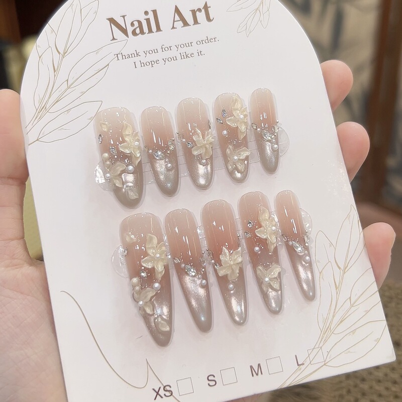 Moonlight Bride Purely Handmade Exquisite Wearable Nails Gentle and Elegant Manicure Aurora Cat Eye Milky White Small Flower Nail Stickers