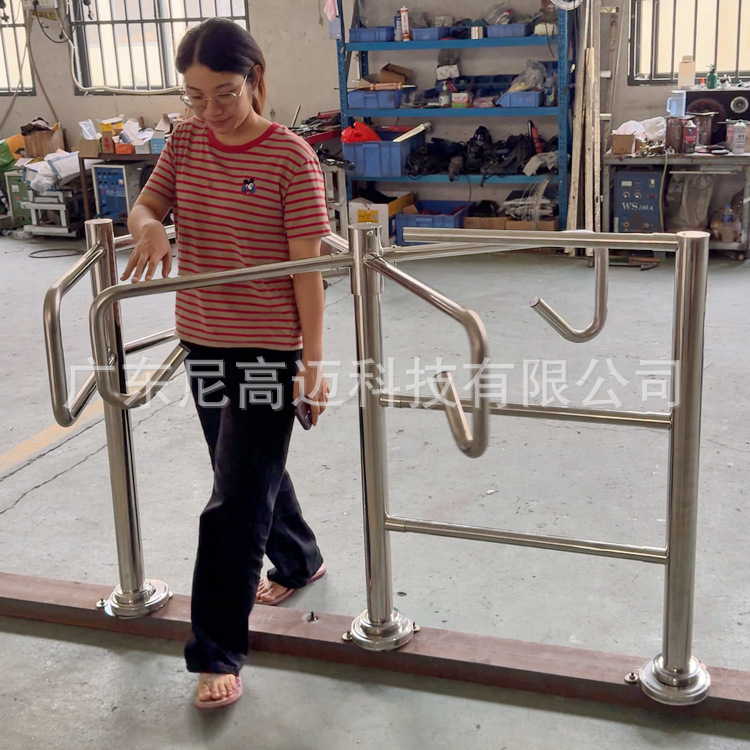 简易单向旋转不锈钢十字道闸机人行杆式滚栅出入口器手动半高转闸