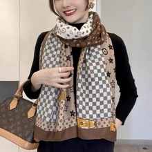 2023年直播爆款围巾披肩两用丝巾女百搭春秋季薄款棉麻外搭护颈