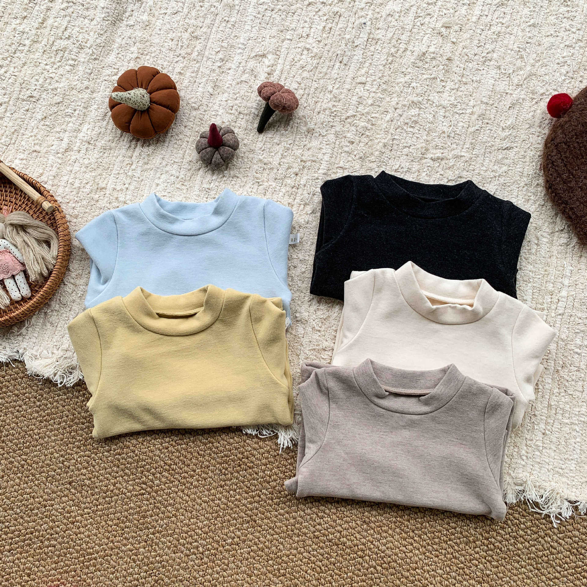 Sugar Pear ropa infantil camiseta de base de niña 2025 ropa de invierno de cuello medio alto para niños camiseta de manga larga con ropa de bebé abrigo de otoño
