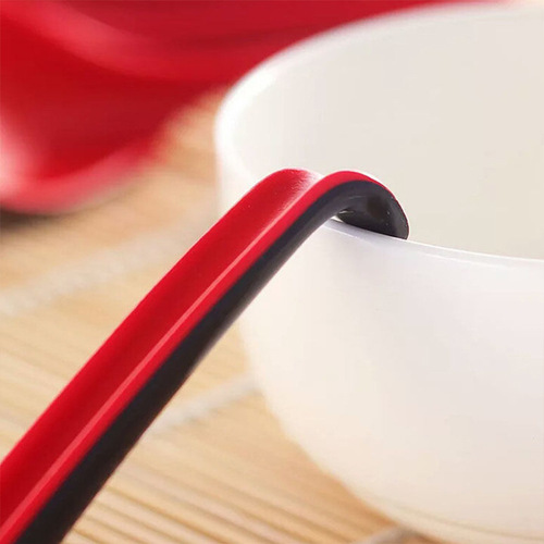 Household long-handled red and black spoon melamine spoon restaurant spoon plastic spoon breakfast shop snack shop spicy hot spoon commonly used