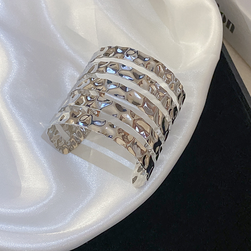 40g Weight 0.03µm Gold Plating Thickness Electroplating Gold Plating Process Copper Plated Plating Material Bangle Classification 1 Piece Quantity Party, Date Occasion Metal Material Geometric Pattern Women's Gender Elegant, Simple Style Style Plating Craft Elegant Simple Style Geometric Metal Plating Women's Bangle 3