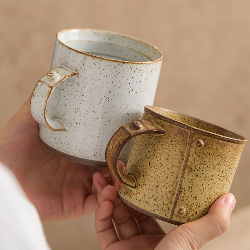 Taza de remaches de cambio de horno Taza de café nórdico simple y personalizada Taza de alto valor Taza de cerámica para oficina