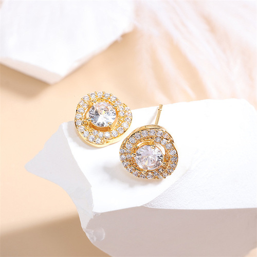 Korean Version New Diamond Earrings with Advanced Korean Style, Small Luxury Fashion, Unique and Personal, Influencer and Bride Earrings