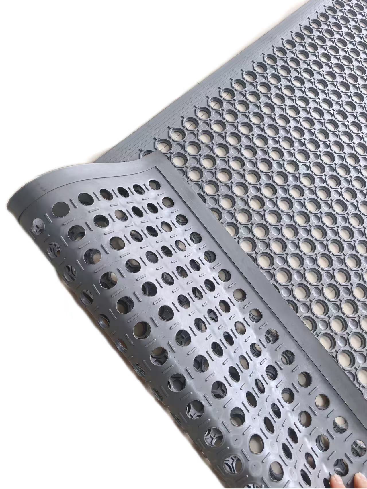 Kitchen oil-resistant and non-slip perforated drainage mat, workshop drainage perforated mat, rubber perforated mat for farms and ski resorts