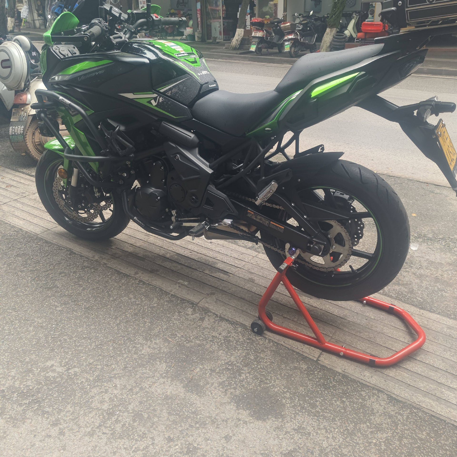 Suitable for motorcycle thickened one-piece and two-piece repair lift stands, rear wheel parking stands, and reinforced single swing arms