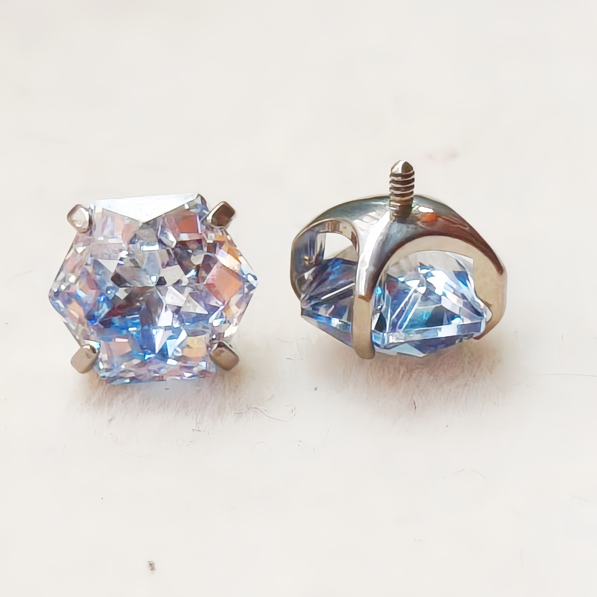 Titanium Alloy Gradient Color Plated Round-Bottomed Super Shiny Queen-Cut Hexagram-Cut Zirconia Stud Earrings for Cartilage detail image 9