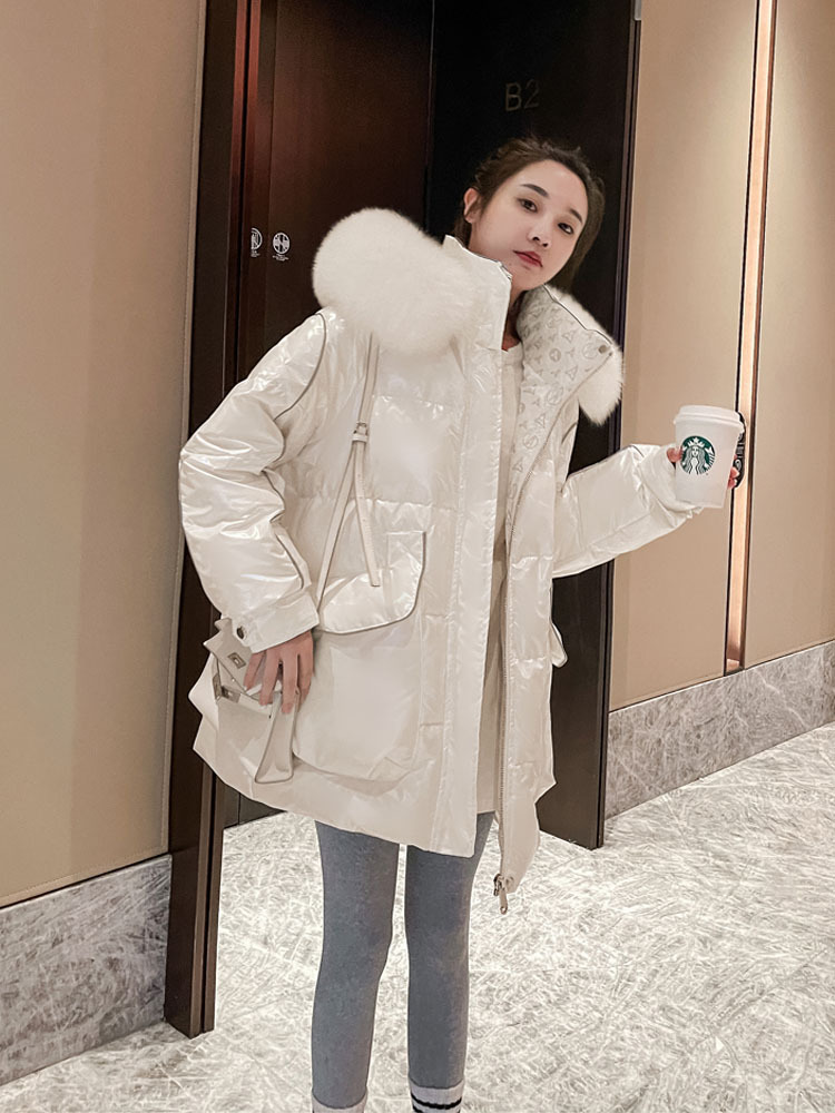 复制_2020年新款大毛领高端亮面羽绒服女中长.jpg