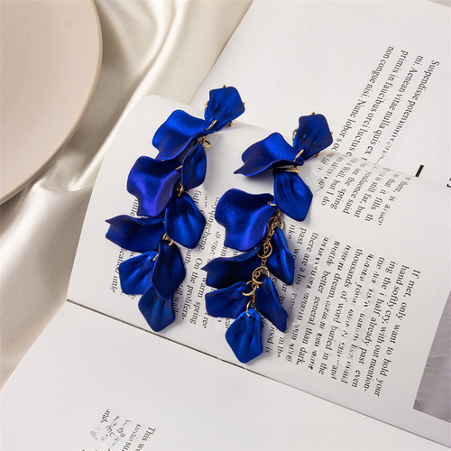  New Spray Petal Earrings Fashion Retro European and American Style Tassel Flower Earring Women 