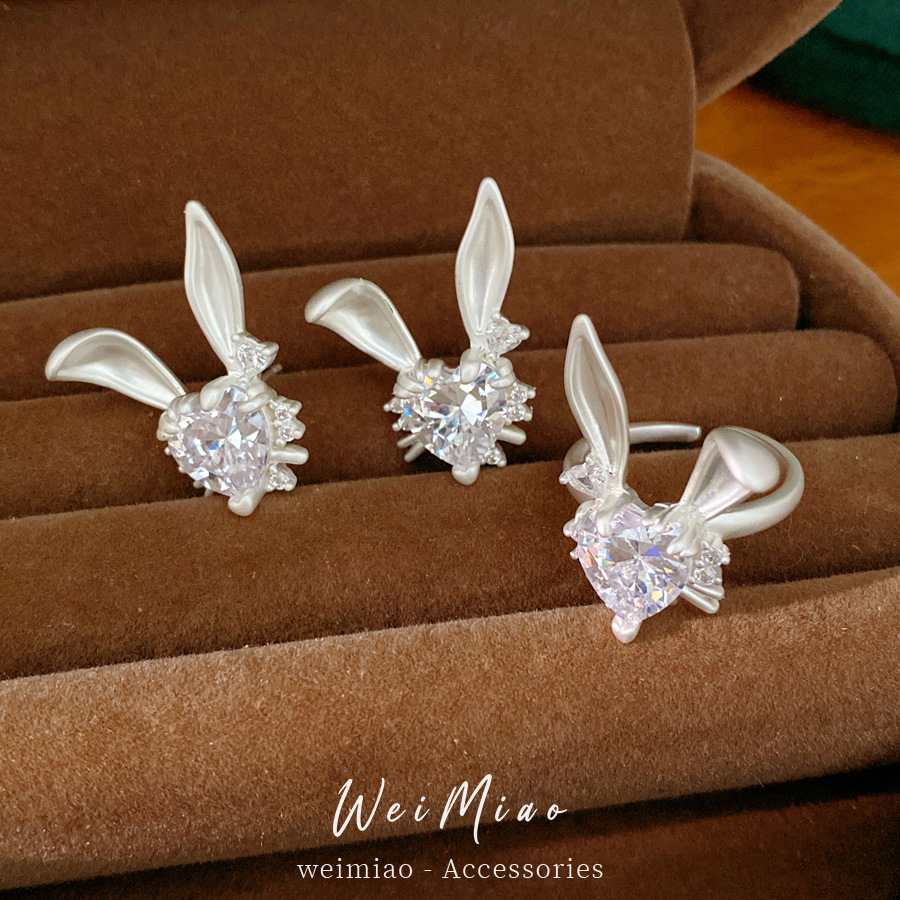 Aguja de plata zircon goteando aceite conejo amor pernos lindos niños estilo de moda pendientes ligero lujo conjunto de joyas de alta calidad