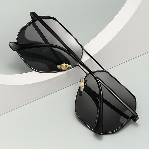 新款钓鱼偏光镜变色复古防强光太阳眼镜户外骑行驾驶开车专用墨镜