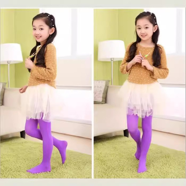 Thin children's tights