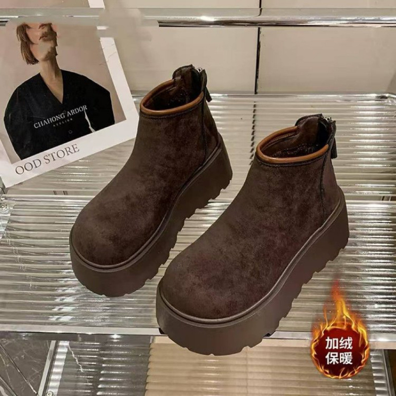 Botas de nieve de fondo grueso para mujeres 2026 invierno nueva estación europea pequeño aumento de altura 7cm botas de muffin retro de lana