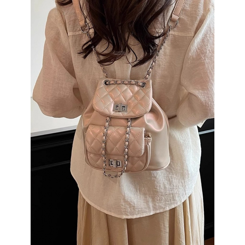 Luxus Silber frauen 2025 Herbst/Winter Neue Gesteppte Kette Kleine Rucksack College Student Tasche Modische Und Vielseitig_voghion.com
